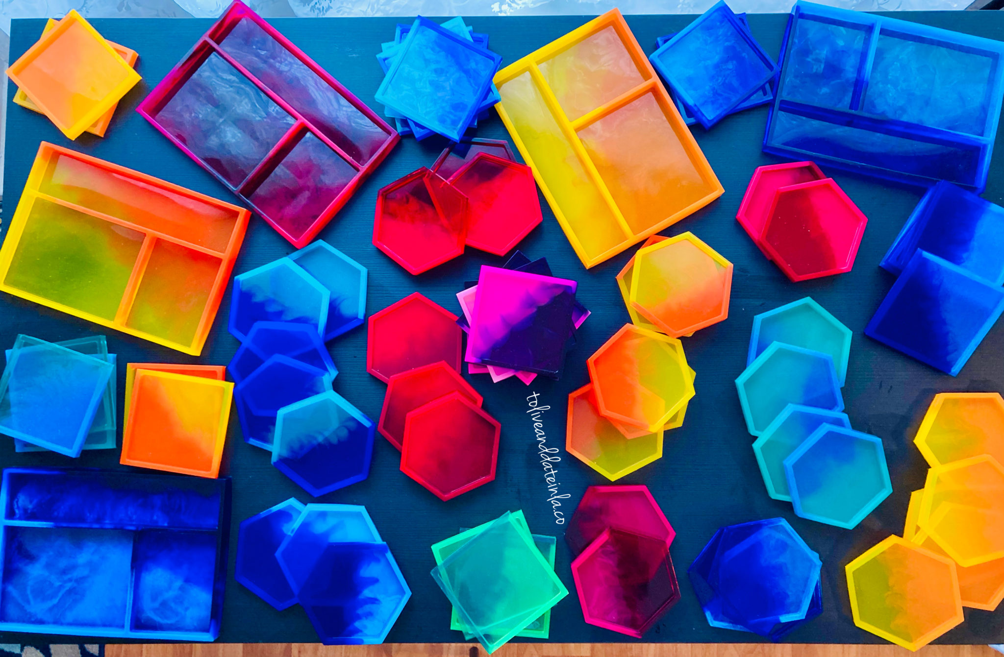 SHOP HANDMADE RESIN GOODS